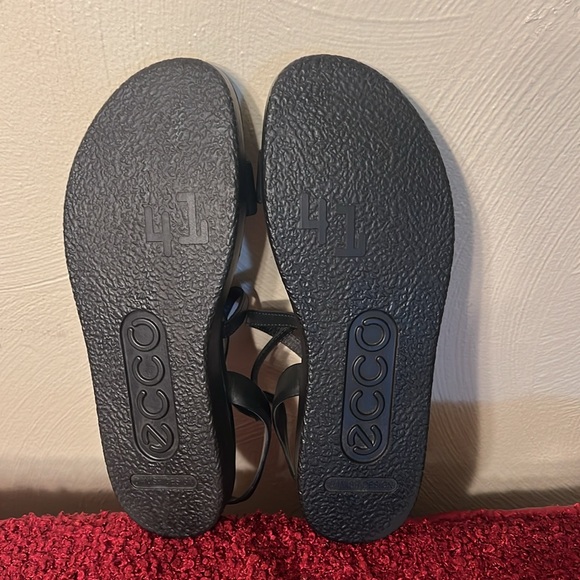 The ECCO Flowt LX Flat Strappy Sandal Black Hook & Loop Closure Size 41/US 10 - Picture 9 of 17
